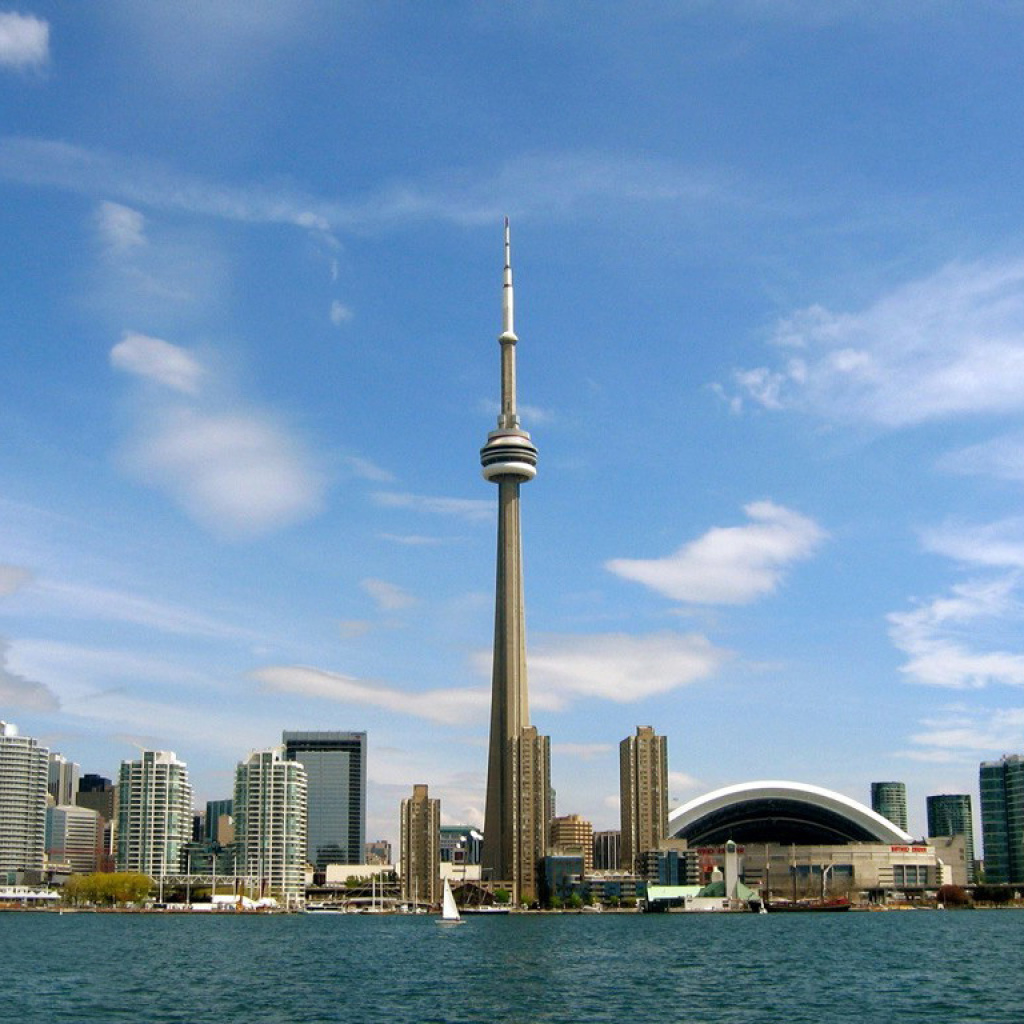 Обои CN Tower in Toronto, Ontario, Canada 1024x1024