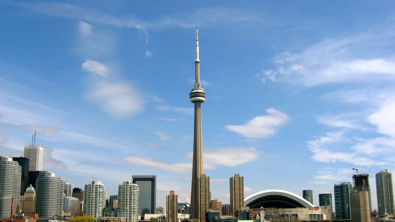 CN Tower in Toronto, Ontario, Canada wallpaper 1366x768