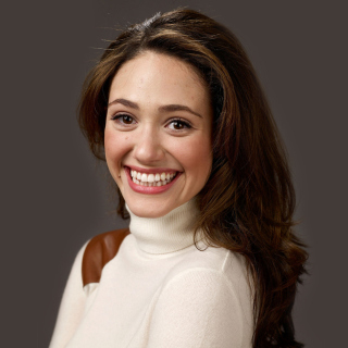 Emmy Rossum Smiling - Fondos de pantalla gratis para 2048x2048