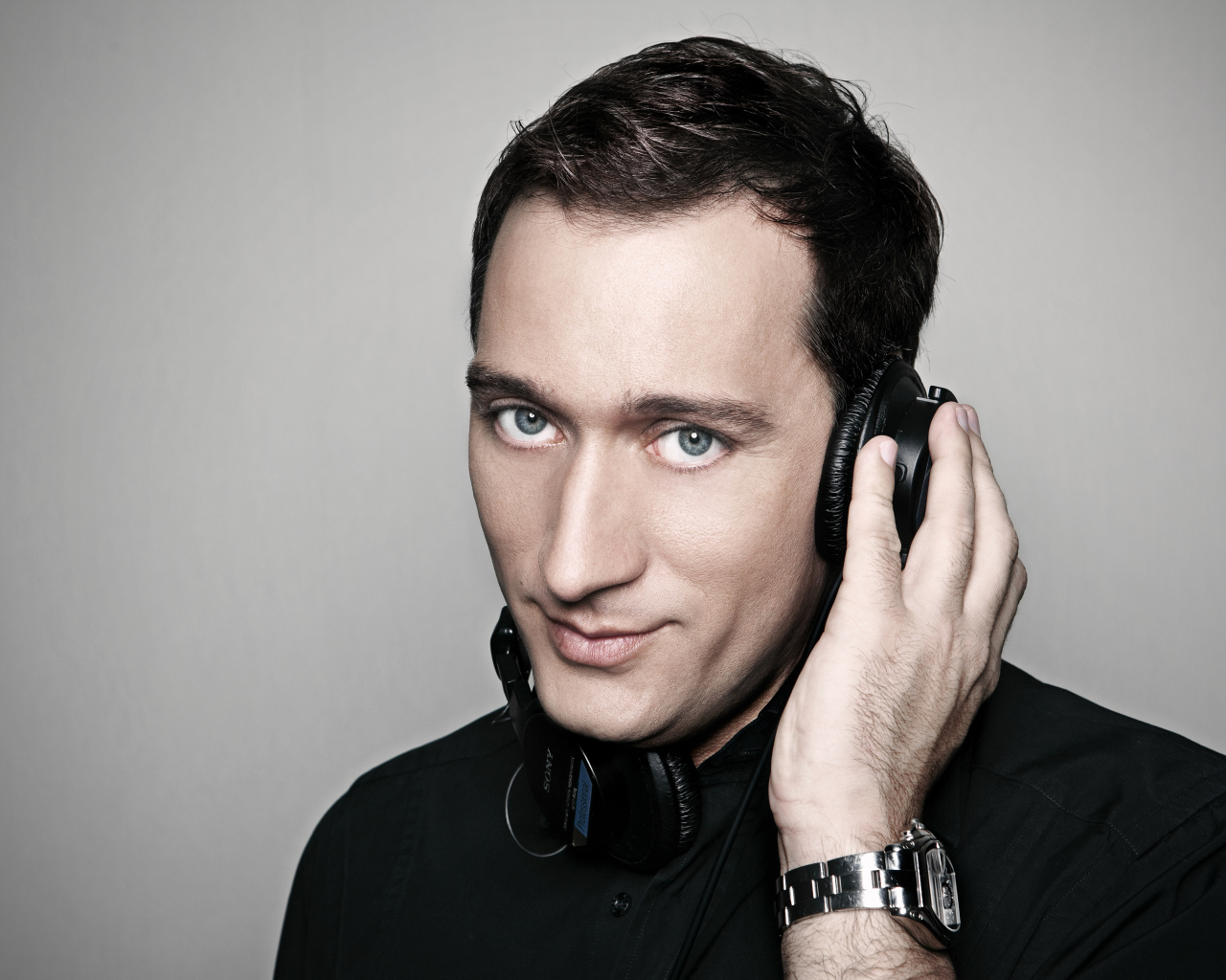 Sfondi Paul Van Dyk Headphones 1280x1024