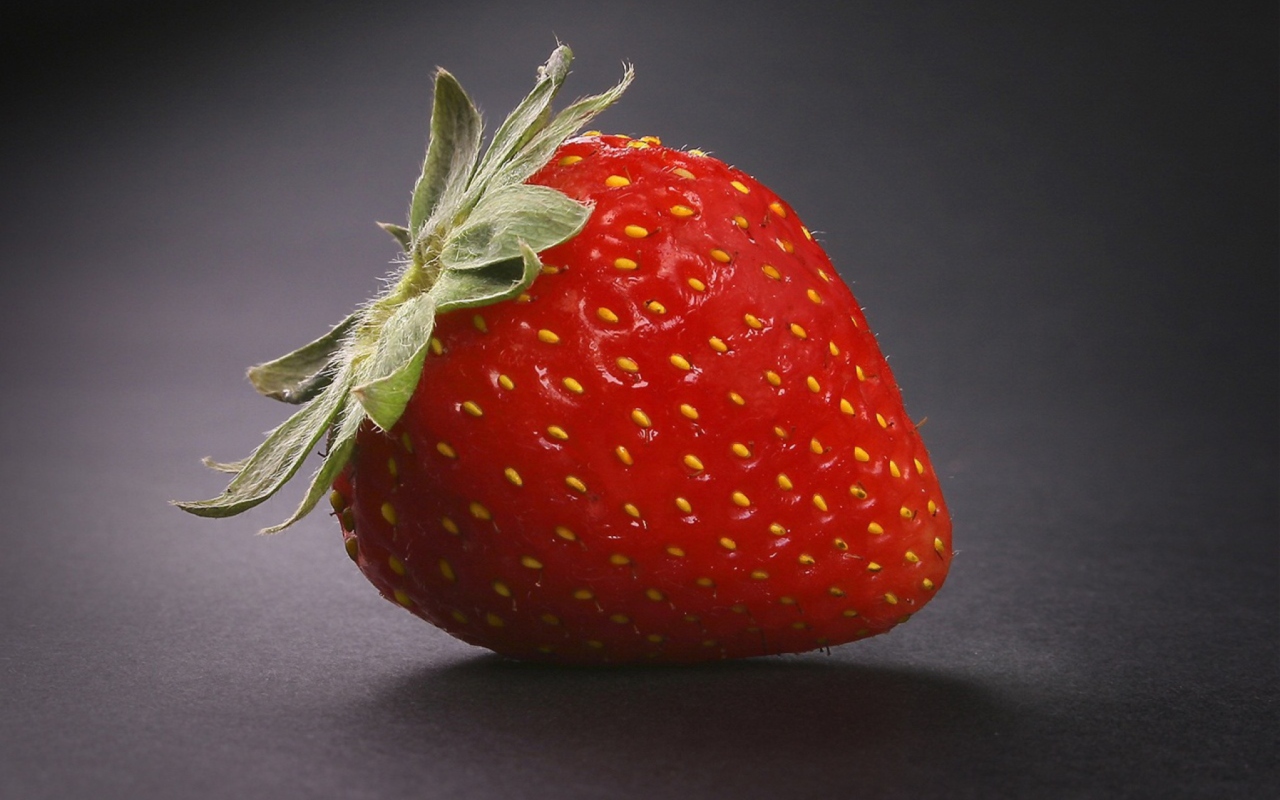 Strawberry wallpaper 1280x800