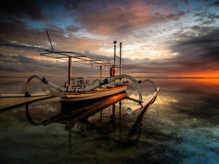 Fondo de pantalla Landscape with Boat in Ocean 320x240