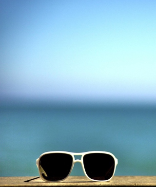 White Sunglasses sfondi gratuiti per iPhone 5S