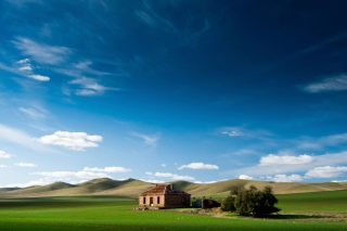 House In The Hills - Obrázkek zdarma 