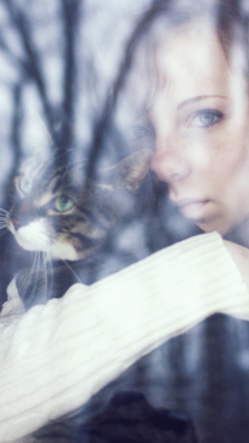 Girl And Her Beloved Cat screenshot #1 360x640