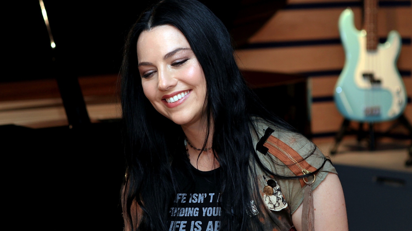 Amy Lee From Evanescence screenshot #1 1366x768