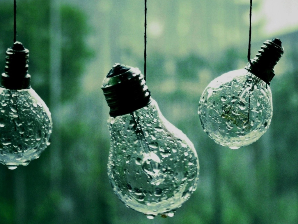 Screenshot №1 pro téma Light Bulbs And Water Drops 1024x768