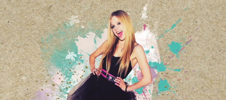 Screenshot №1 pro téma Avril Lavigne In Black Dress 720x320