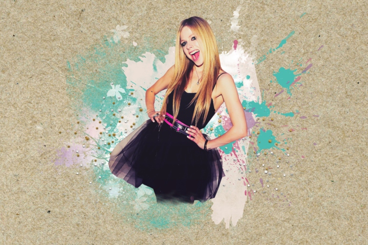 Обои Avril Lavigne In Black Dress