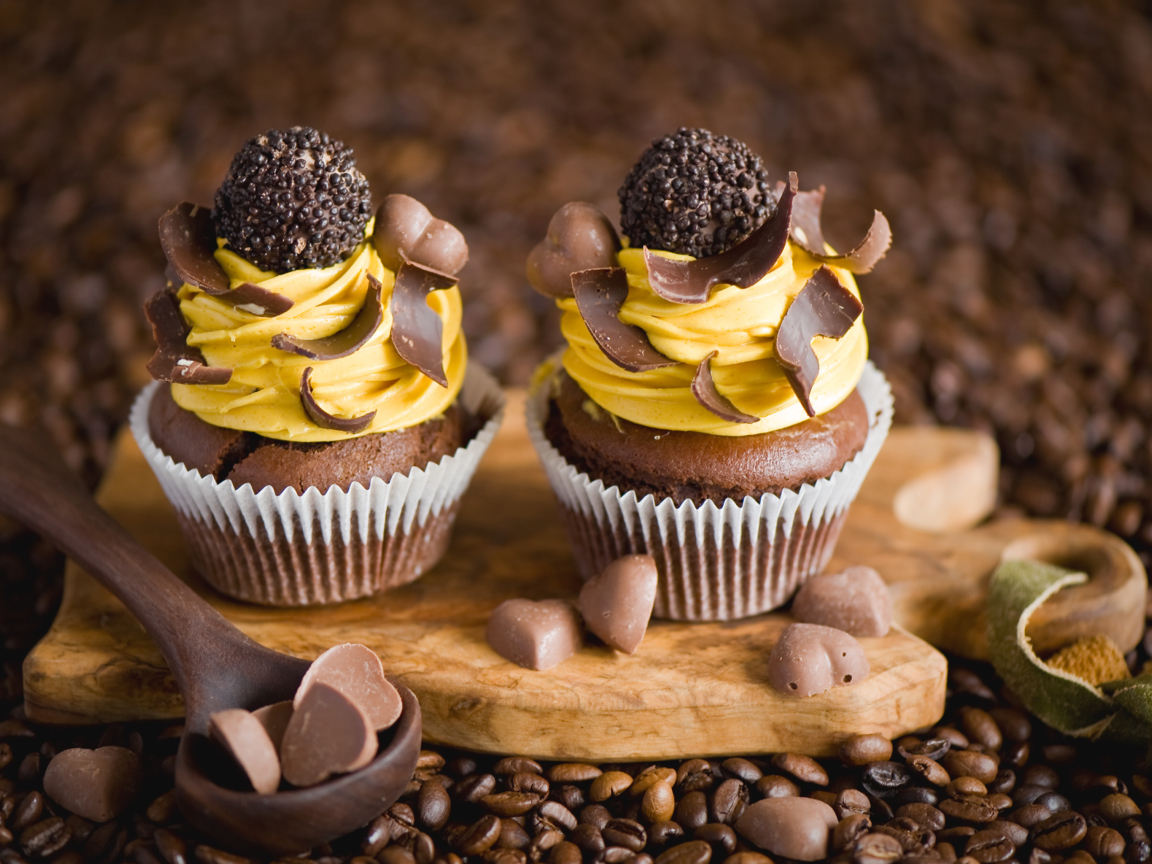 Sfondi Cream And Chocolate Cupcakes 1152x864