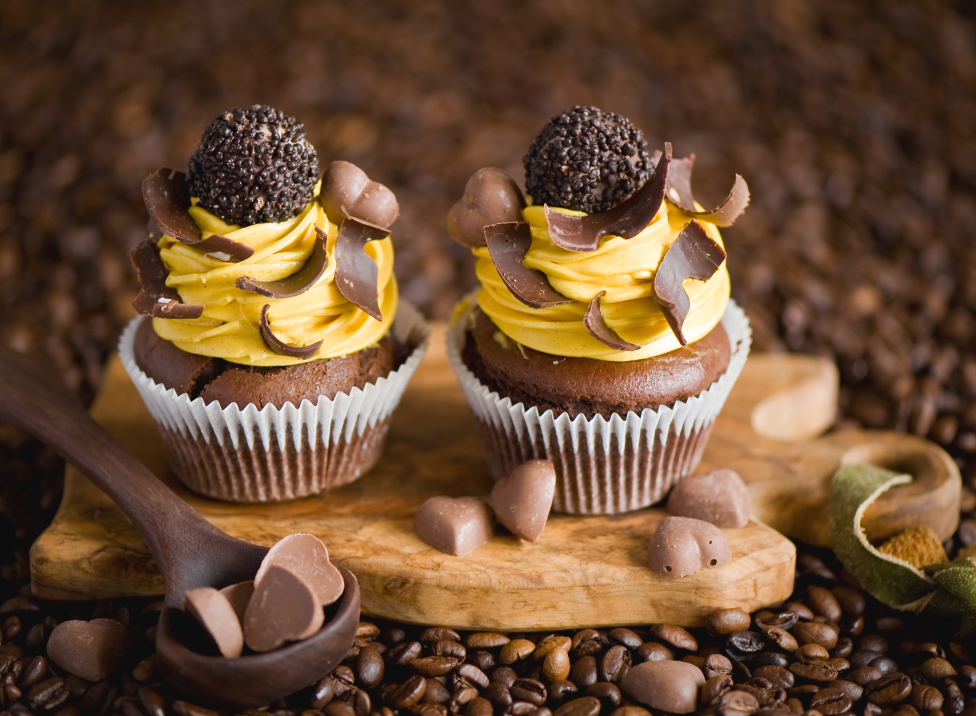 Sfondi Cream And Chocolate Cupcakes 1920x1408