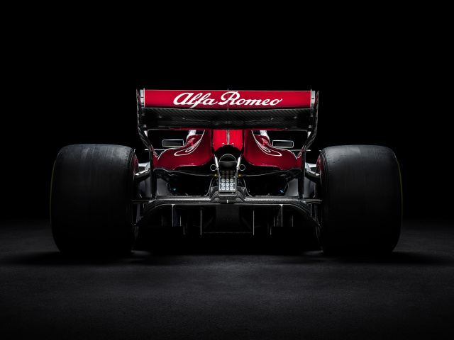 Обои Alfa Romeo Sauber C37 640x480