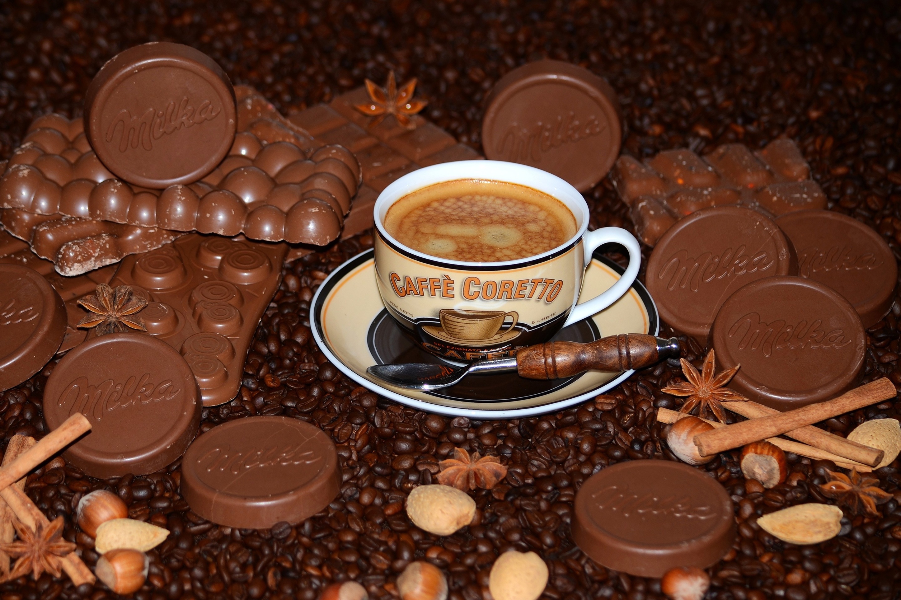 Обои Coffee with milk chocolate Milka 2880x1920