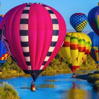 Kostenloses Colorful Air Balloons Wallpaper für iPad