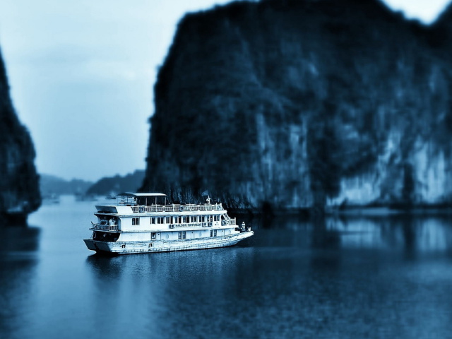 Обои Ha Long Bay in Vietnam 640x480
