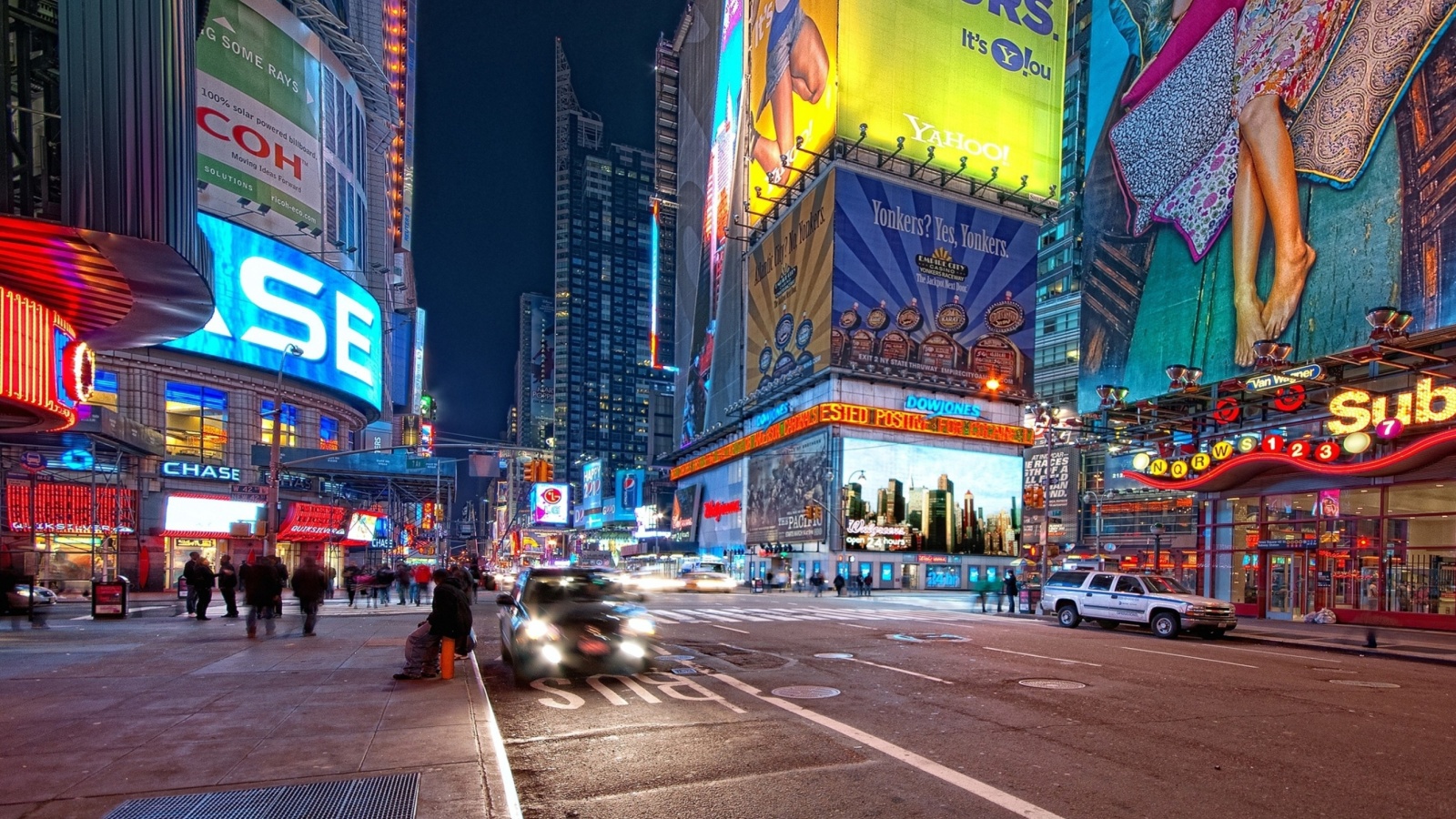 New York Night Times Square wallpaper 1600x900