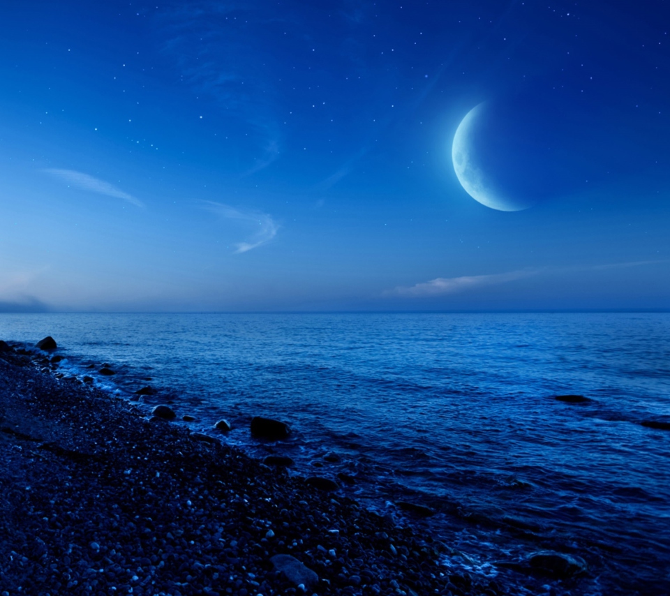 Moon On Gravel Beach screenshot #1 960x854