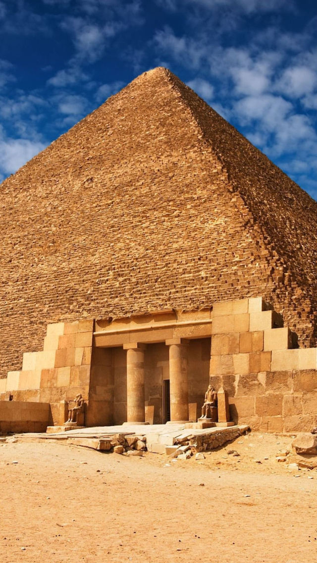 Обои Great Pyramid of Giza in Egypt 640x1136