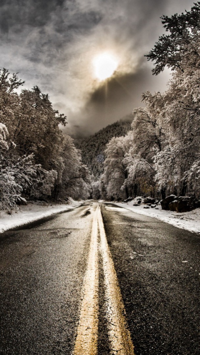 Screenshot №1 pro téma Pale Winter Road 640x1136