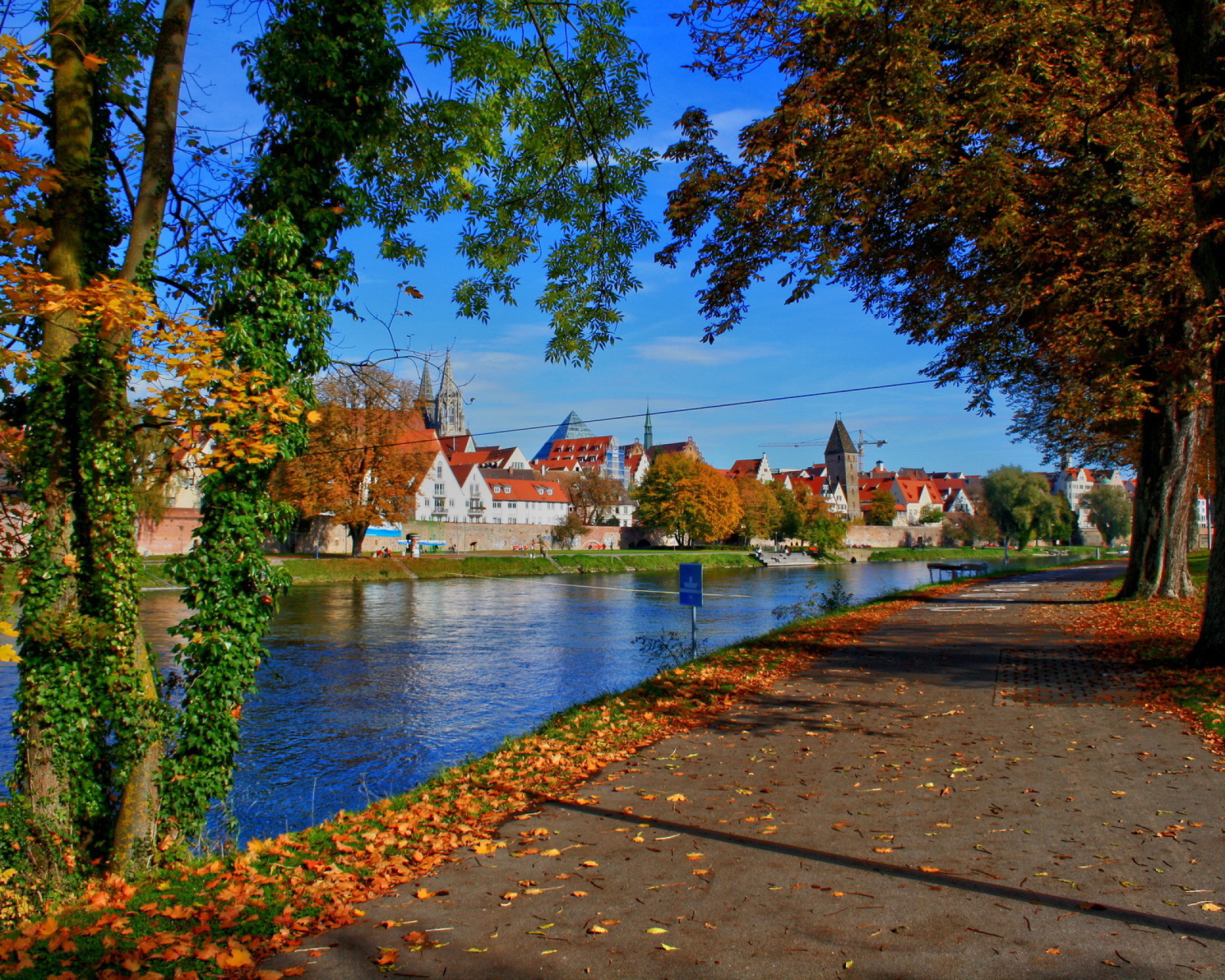 Screenshot №1 pro téma Ulm City in Baden Wurttemberg and Bayern 1600x1280