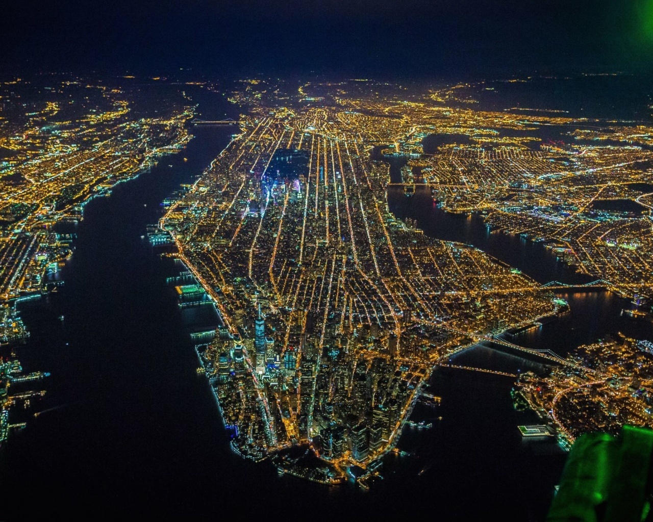 Screenshot №1 pro téma New York City Night View From Space 1280x1024