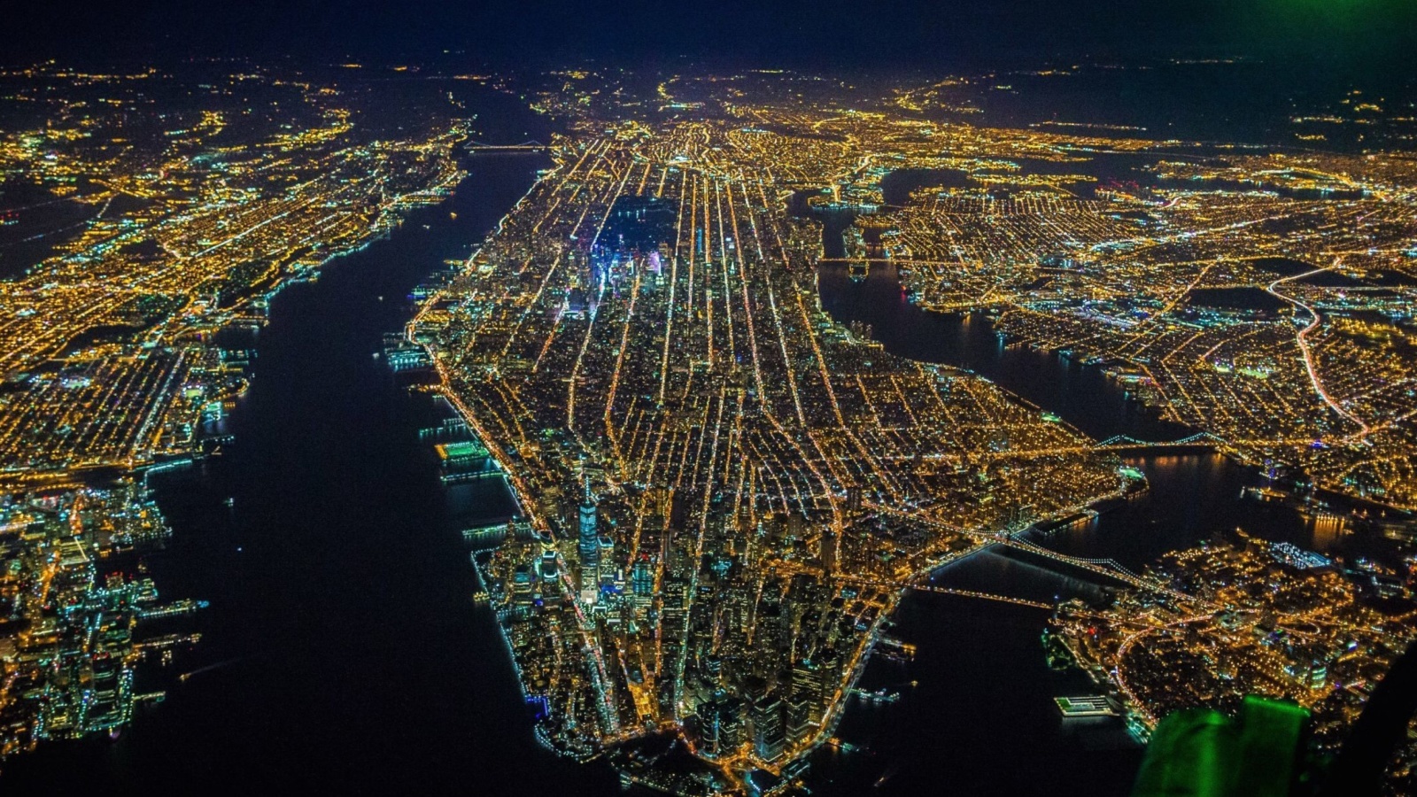 Das New York City Night View From Space Wallpaper 1600x900
