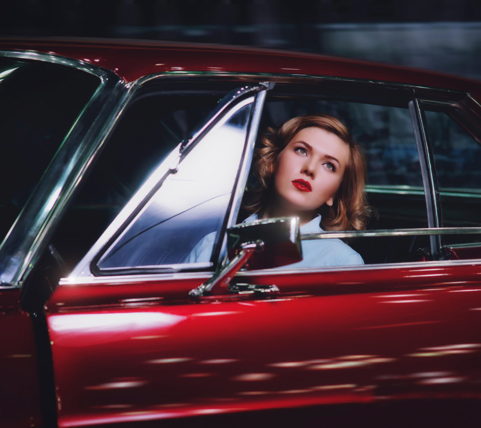 Model In Luxury Car screenshot #1 960x854