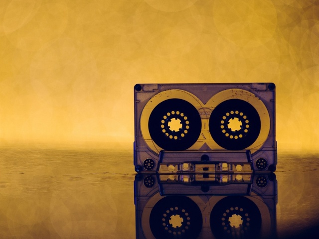 Retro Cassette wallpaper 640x480