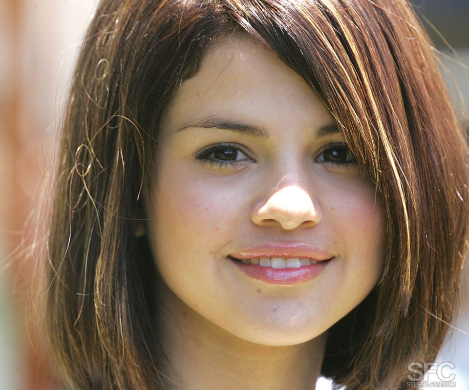 Sfondi Beautiful Selena Gomez 960x800