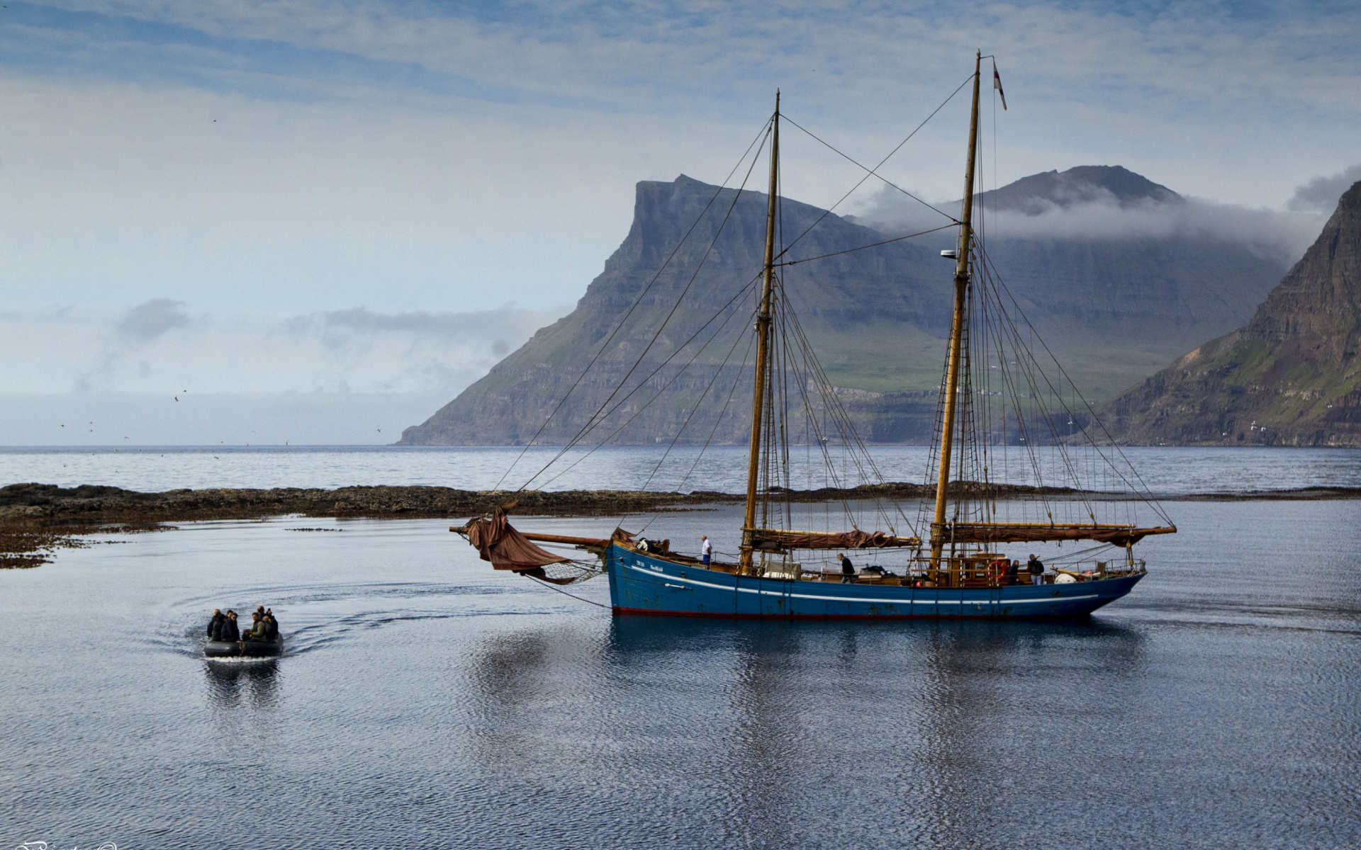 Обои Bay Faroe Islands, Denmark 1920x1200