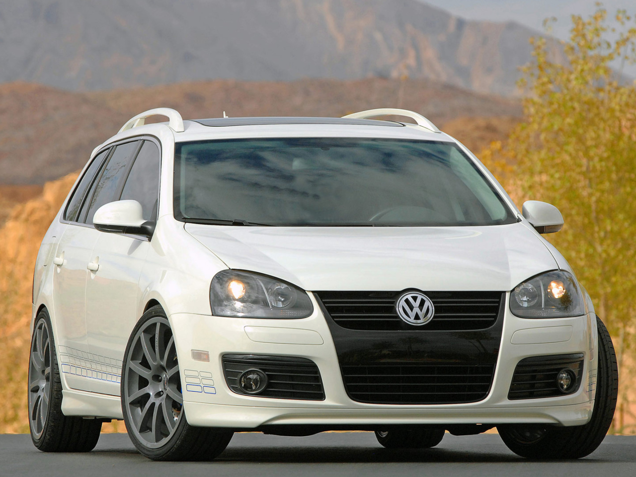 Обои Volkswagen Jetta TDI SportWagen 1280x960