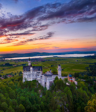 Neuschwanstein Castle - Obrázkek zdarma pro Nokia C6