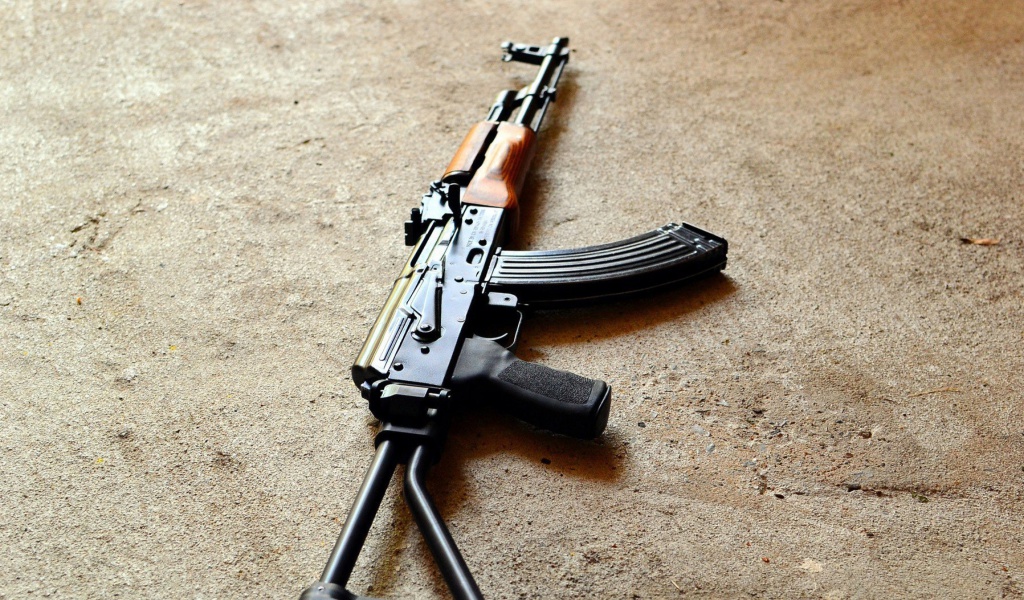 Das AKS 74 Assault Rifle Wallpaper 1024x600