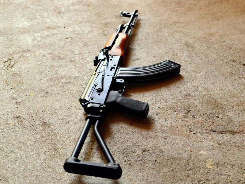 Fondo de pantalla AKS 74 Assault Rifle 800x600