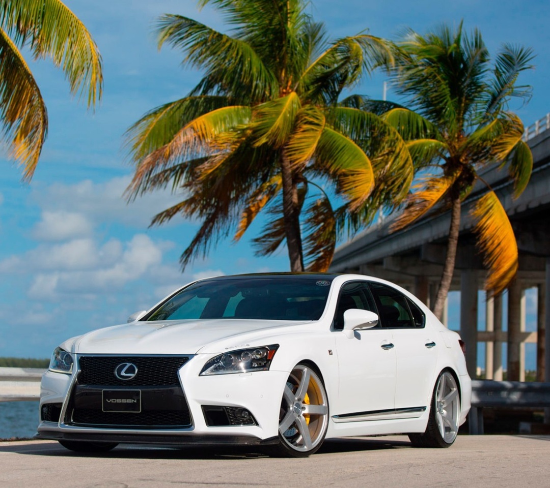 Lexus IS F Sport wallpaper 1080x960