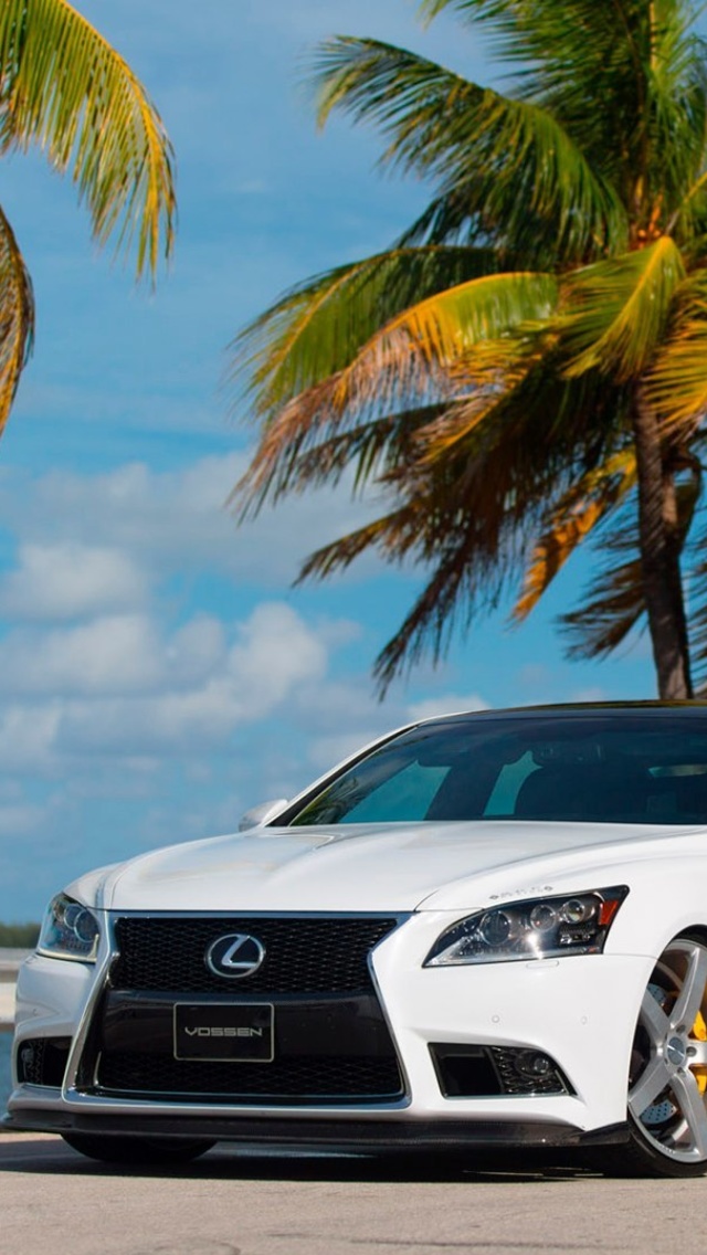 Lexus IS F Sport wallpaper 640x1136