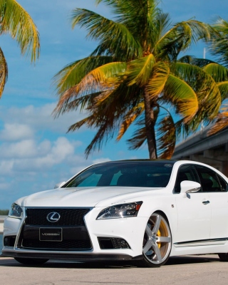 Lexus IS F Sport - Fondos de pantalla gratis para Nokia 5800 XpressMusic