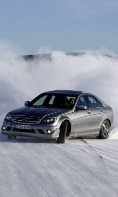 Fondo de pantalla Mercedes Snow Drift 240x400