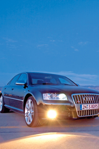 Screenshot №1 pro téma Audi S8 Front Three Quarter 320x480