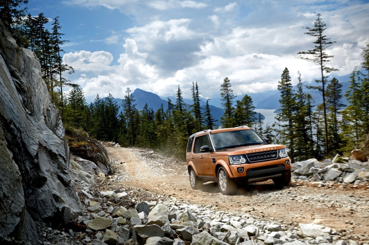 Land Rover Discovery wallpaper