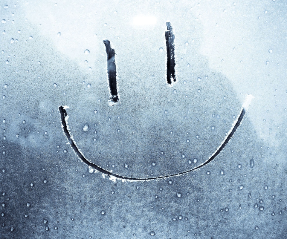 Das Smiley Face On Frozen Window Wallpaper 960x800