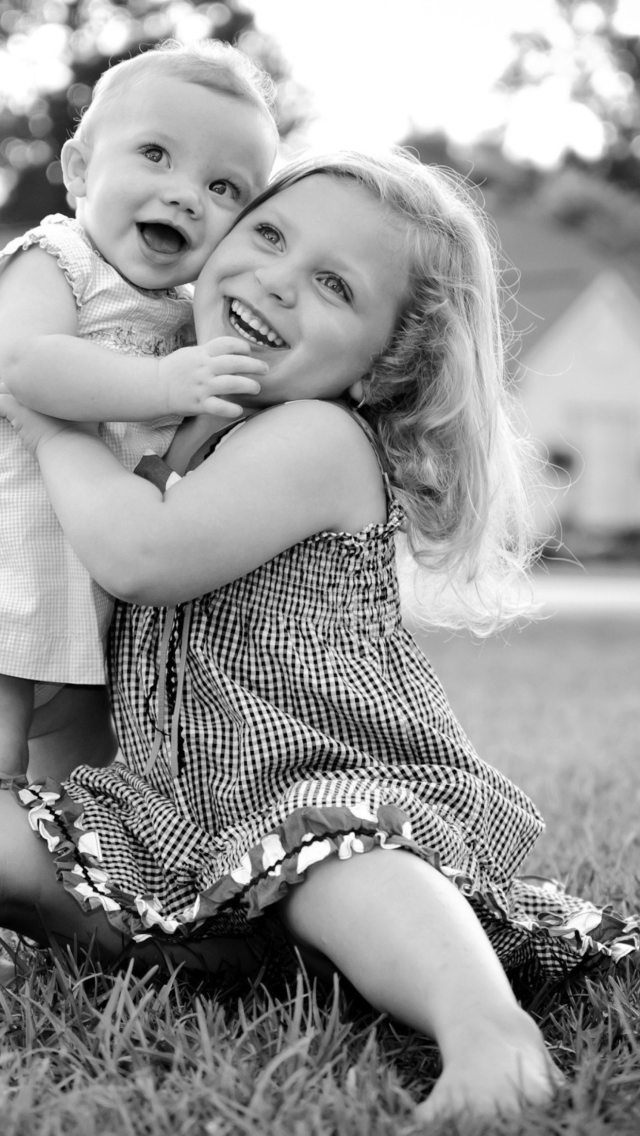 Sister Love wallpaper 640x1136