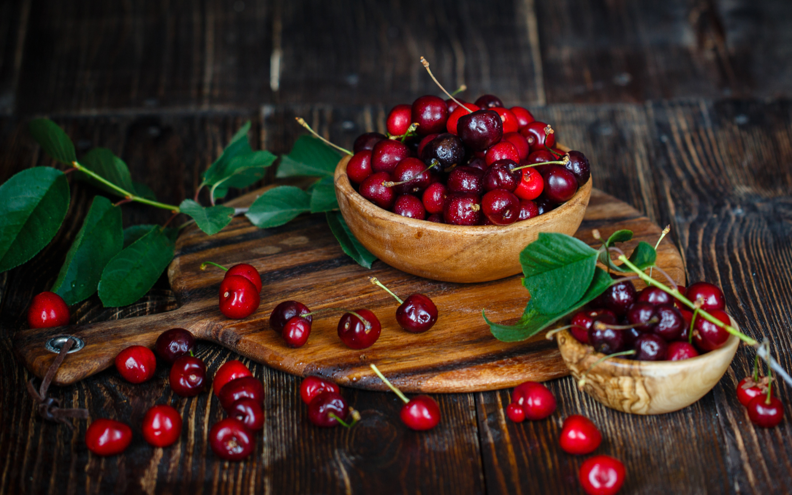 Fondo de pantalla Red Sweet Cherries 2560x1600