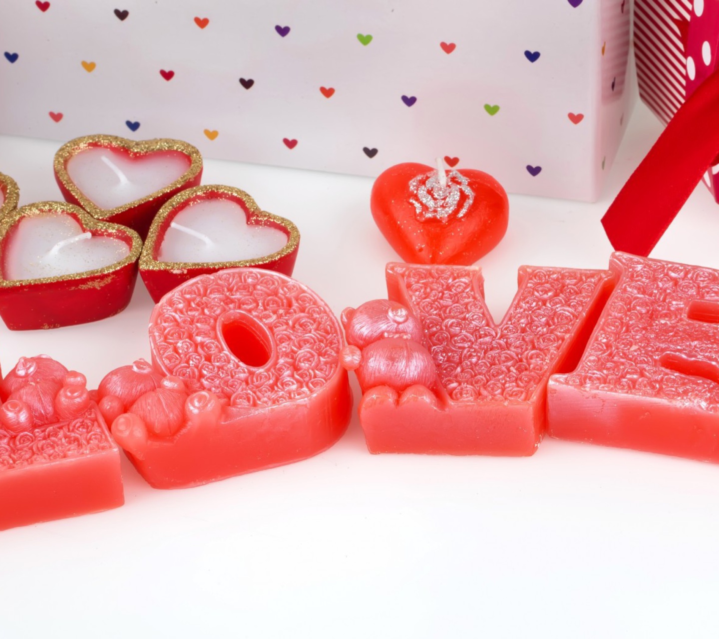 Обои Valentines Day Candles Scents 1440x1280
