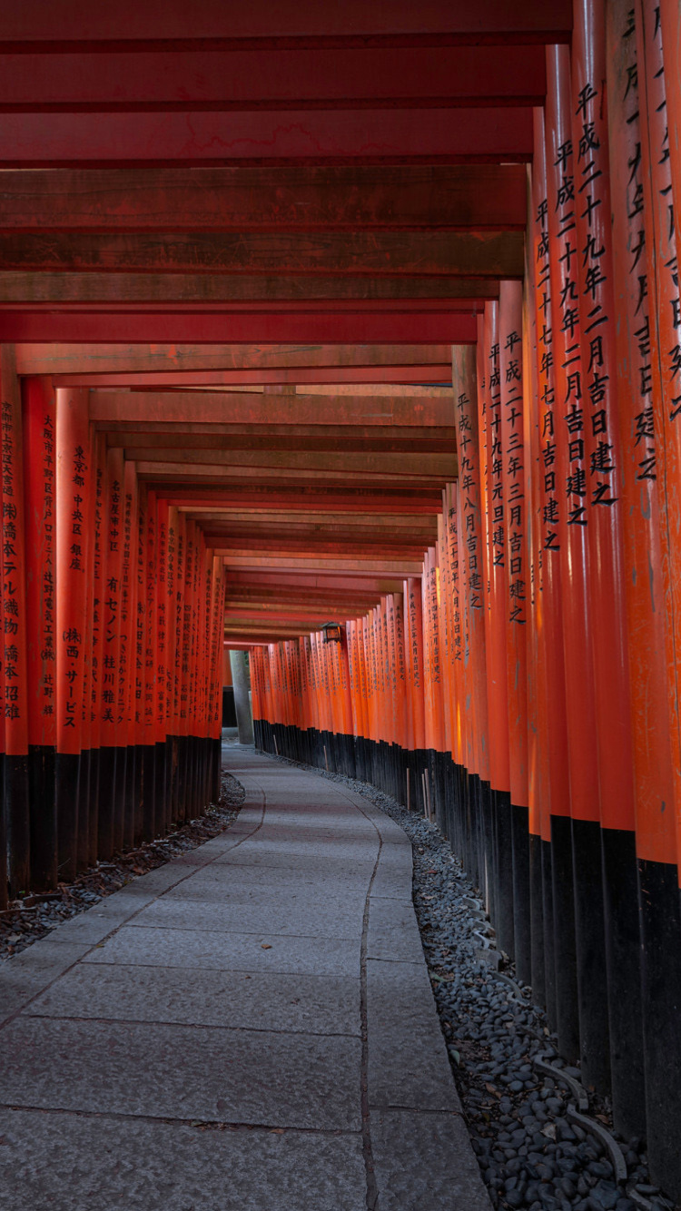 Обои Fushimi Inari Taisha in Kyoto 750x1334