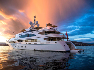 Screenshot №1 pro téma Superyacht In Miami 320x240