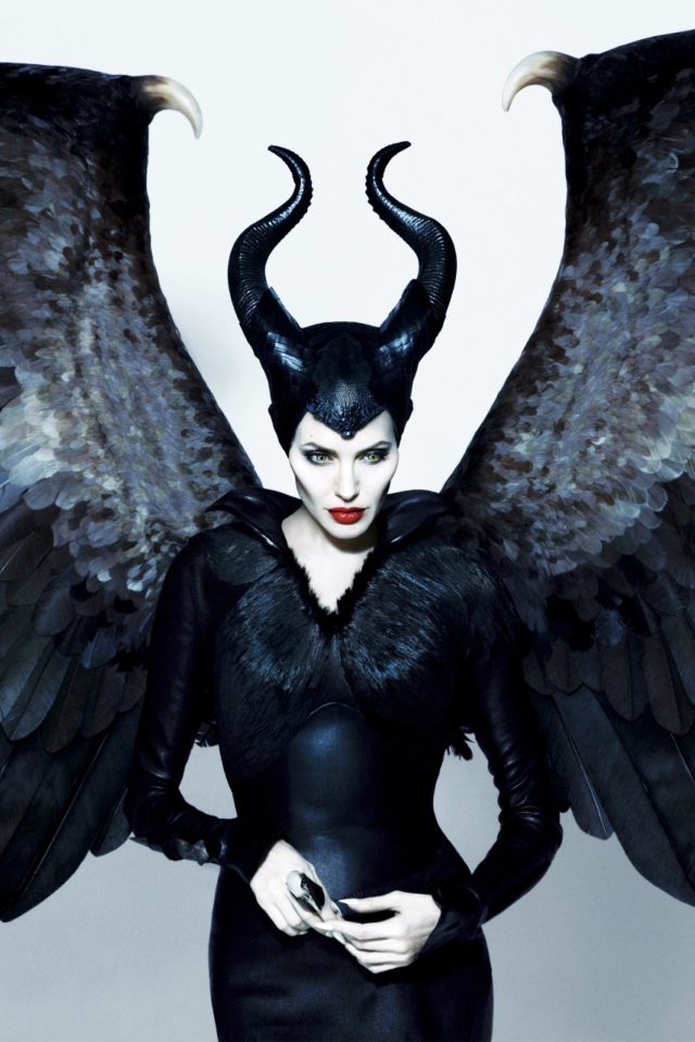 Обои Maleficente, Angelina Jolie 640x960