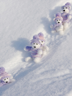 Fondo de pantalla White Teddy Bears Snow Game 240x320