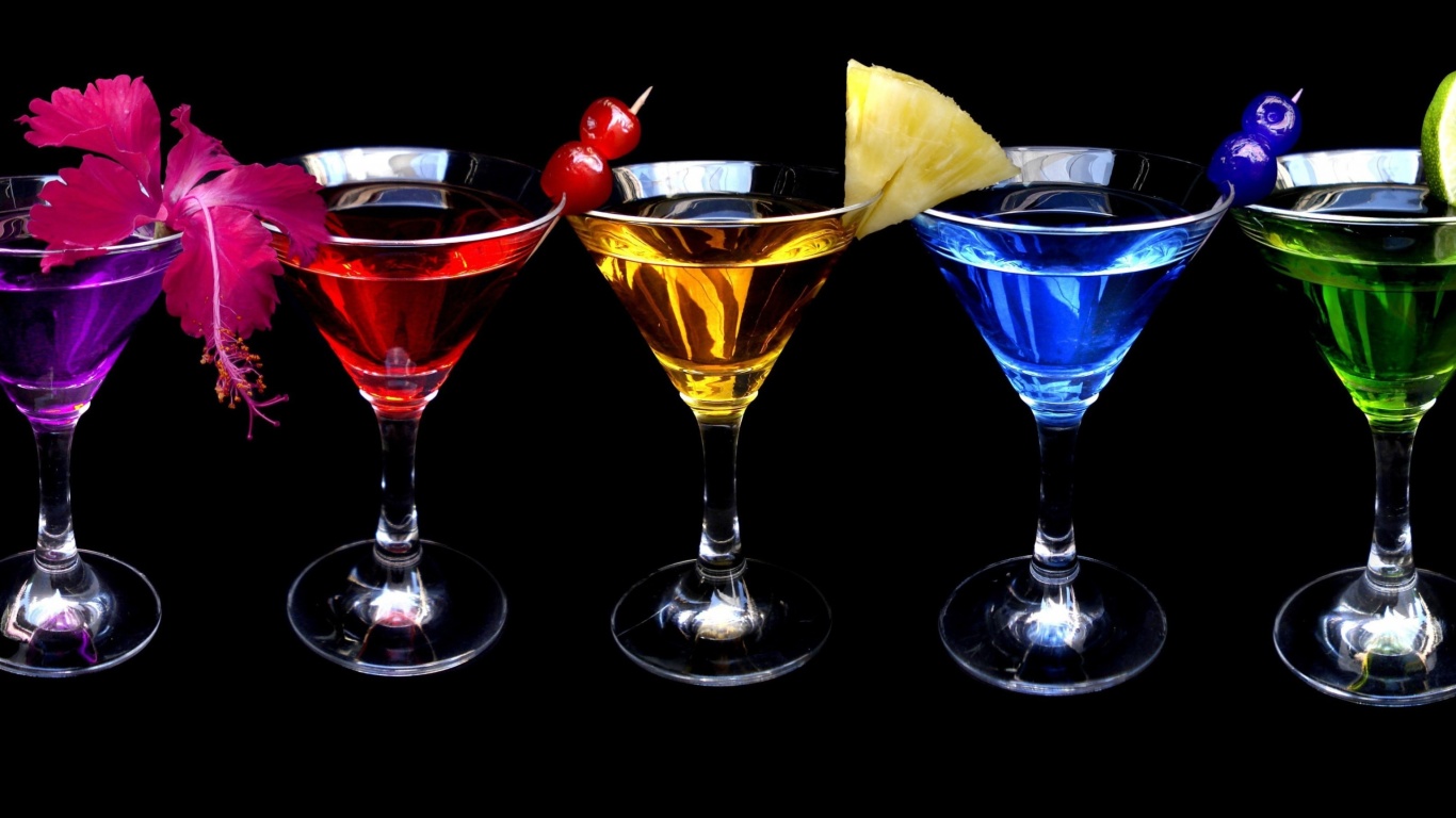 Dry Martini Cocktails wallpaper 1366x768