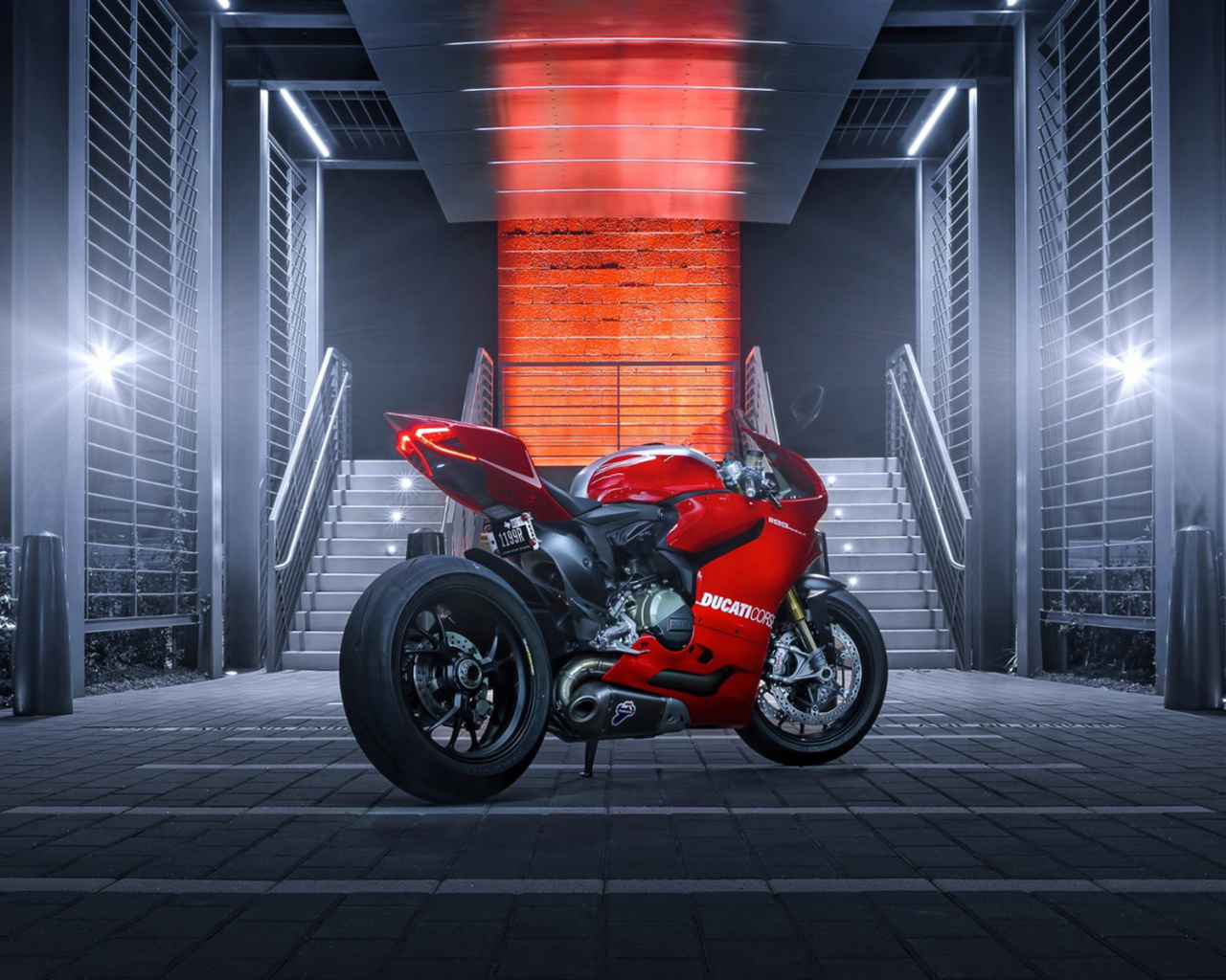 Screenshot №1 pro téma Ducati Corse 1280x1024